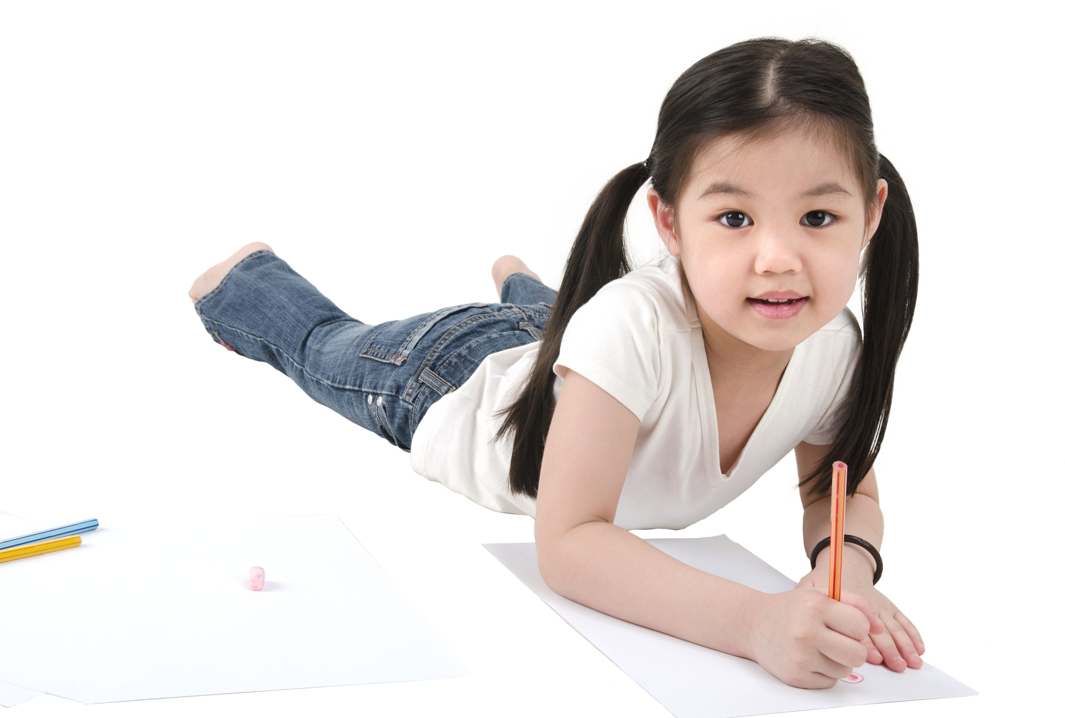 Little asia. Маленькая азиатская девочка в разных позах. Азиаты рисуют в студии. Наказание маленьких азиаток. Азиатка с нарисованной линейкой на теле.